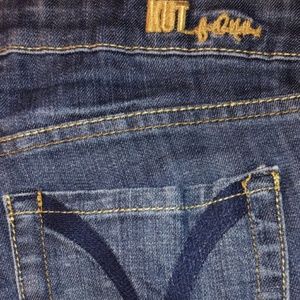 Kut from the Kloth Capri Denim w/ Frayed hem